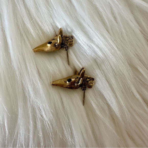 Vintage Stylized Giraffe Head Bronze Pierced Earrings - Picture 4 of 7